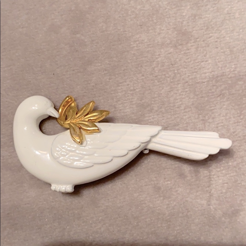 Brooch